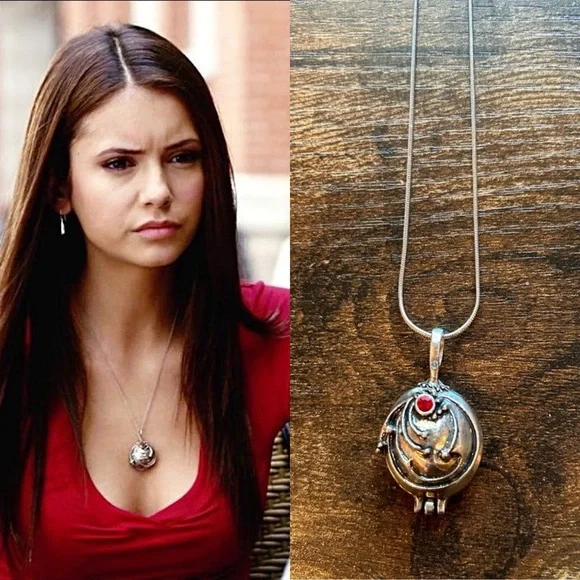 Elena Gilbert Side Elena Gilbert The Vampire Diaries Watch Online